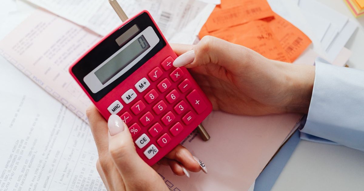 Planning college savings with a calculator
