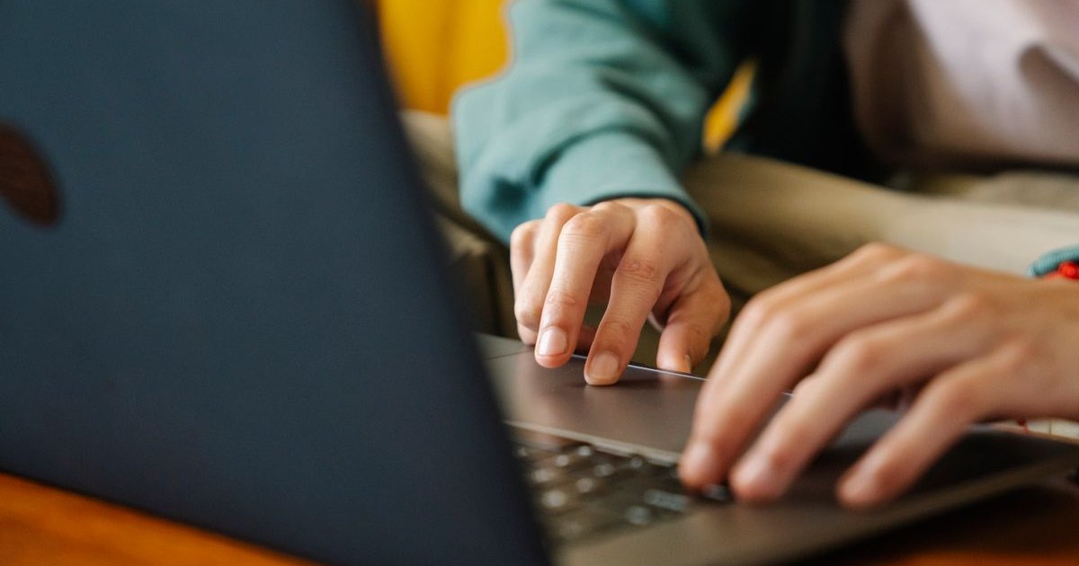 Sending an invoice from a laptop